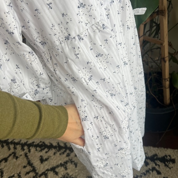 Roolee White Navy Floral Knee Length Modest Dress M - Picture 7 of 14